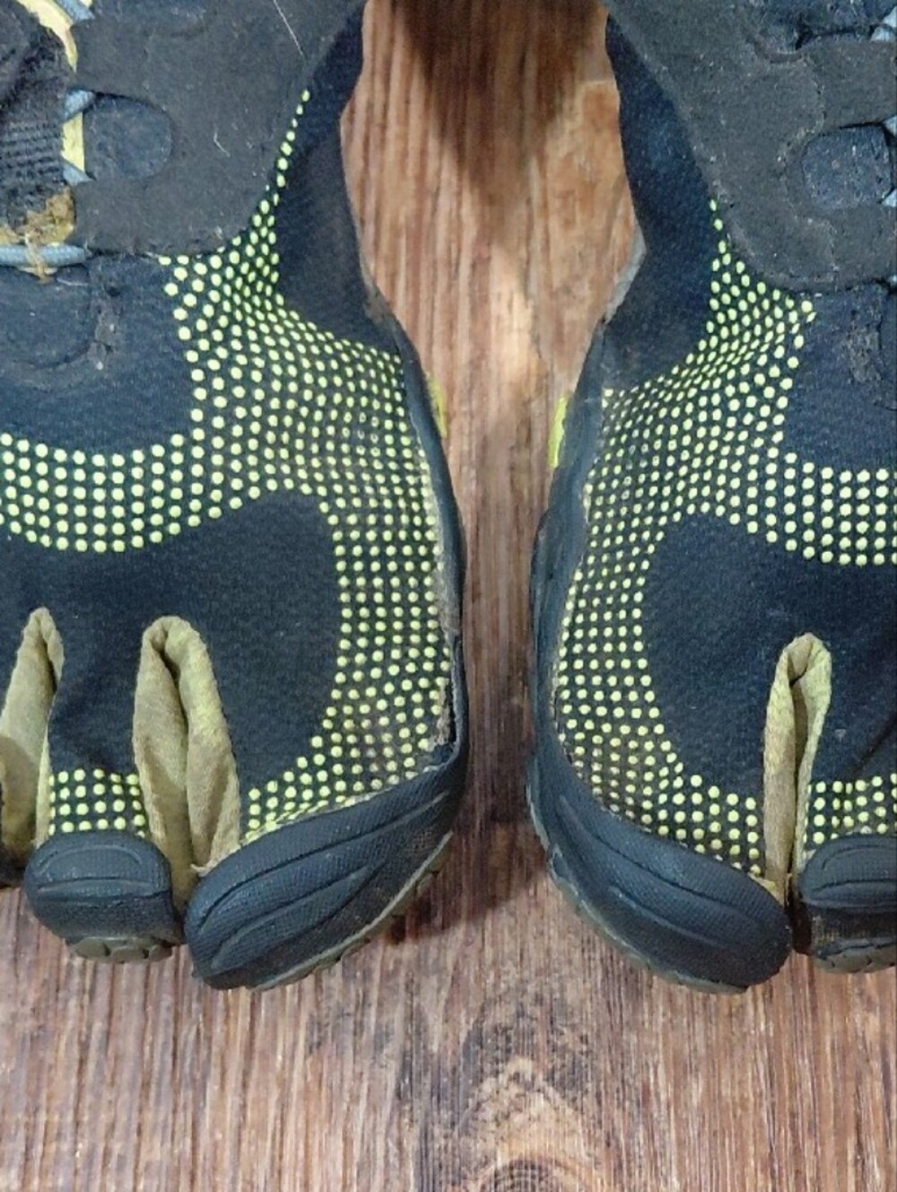 Vibram FiveFingers Black and Yellow Minimalist Toe Shoes Size 42/10-11 - Picture 3 of 8